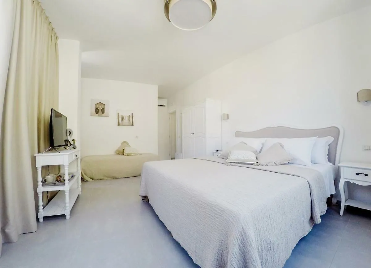 Central Suites Лечче Гостевой дом